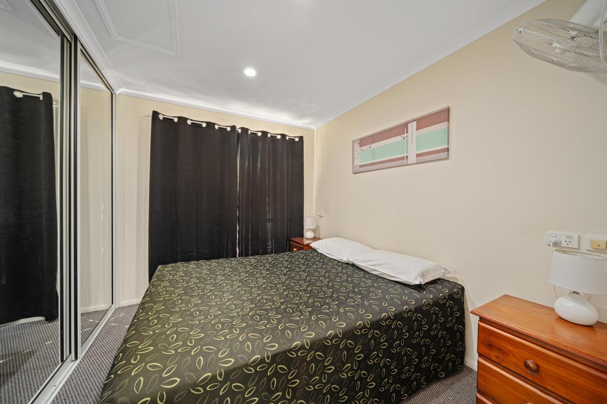 Emerald Motel Apartments Екстер'єр фото