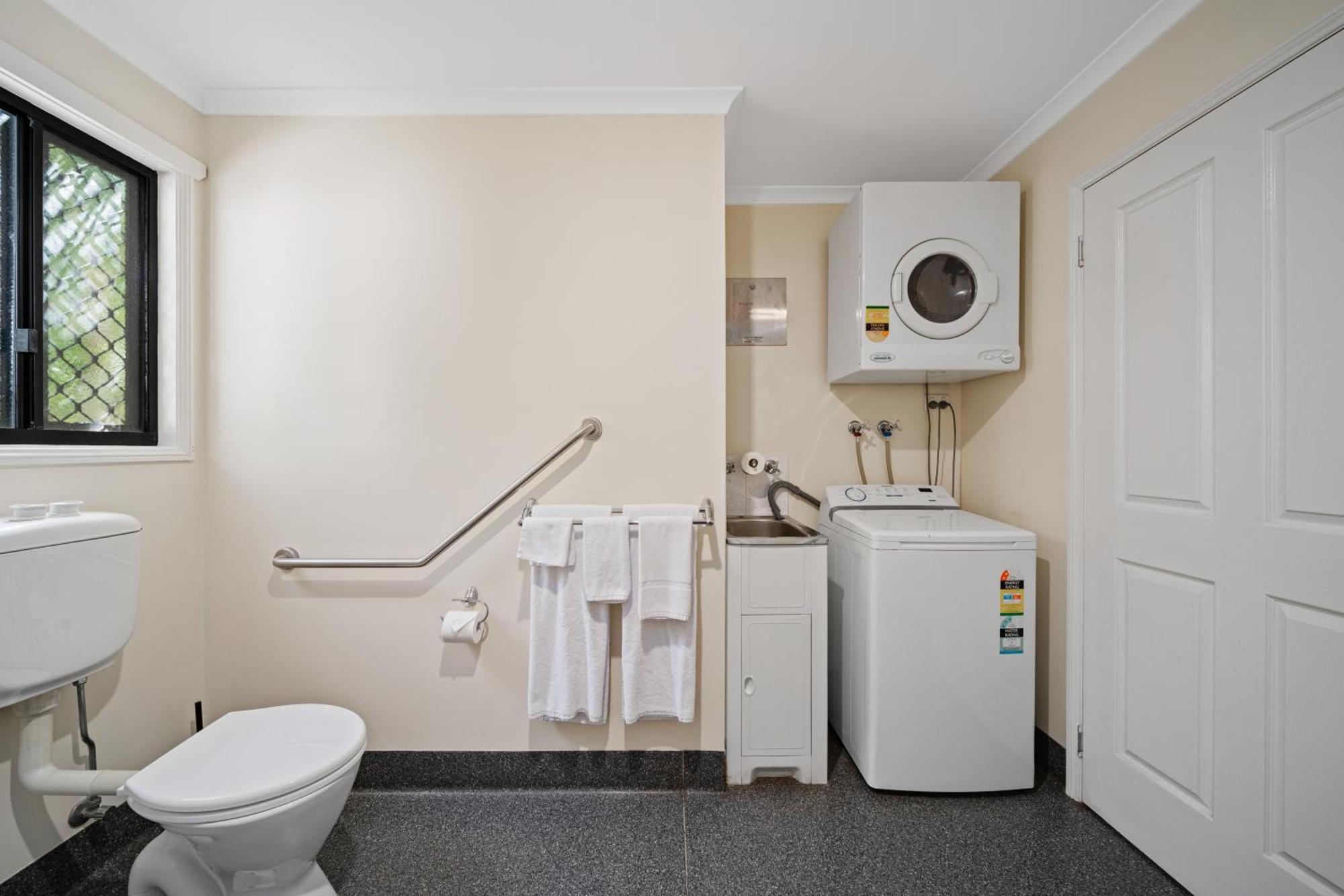 Emerald Motel Apartments Екстер'єр фото