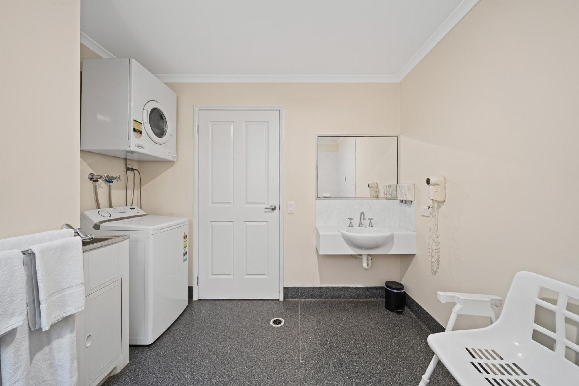 Emerald Motel Apartments Екстер'єр фото