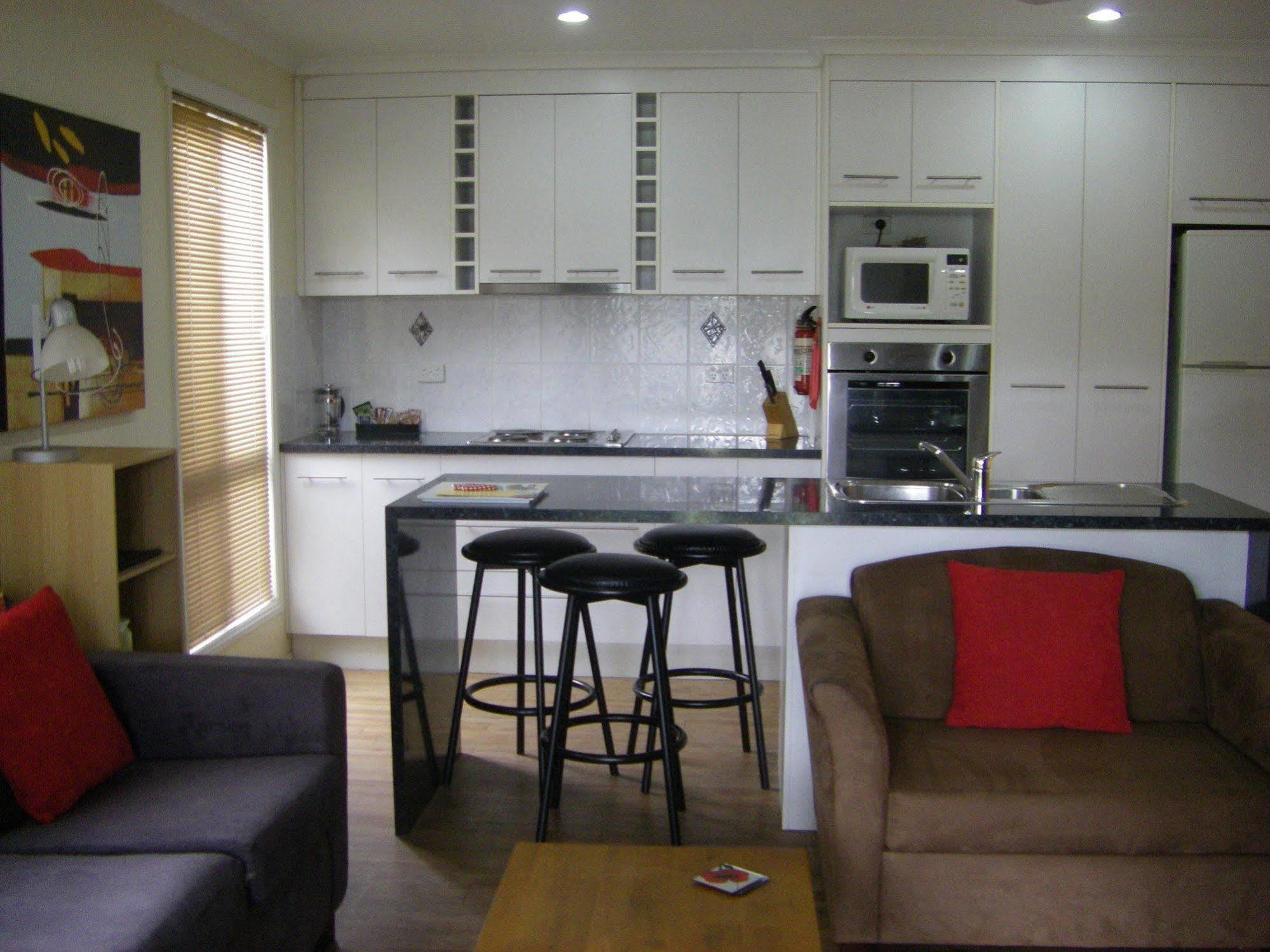 Emerald Motel Apartments Екстер'єр фото